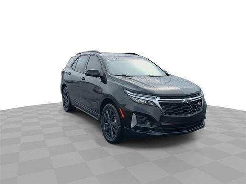 Used 2023 Chevrolet Equinox RS FWD image 2