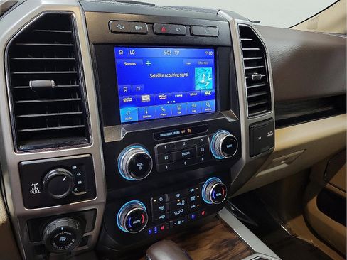 Used 2019 Ford F150 Lariat w/ Equipment Group 502A Luxury image 18