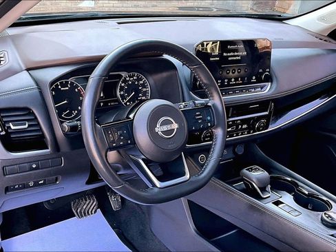 Used 2023 Nissan Rogue SL w/ SL Premium Package image 13