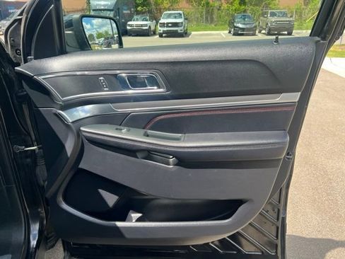 Used 2018 Ford Explorer Sport w/ Equipment Group 401A AWD/4WD image 10