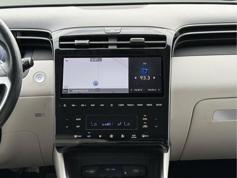 Used 2022 Hyundai Tucson Limited FWD image 17