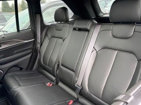 Used 2024 Jeep Grand Cherokee Limited w/ Luxury Tech Group II image 5