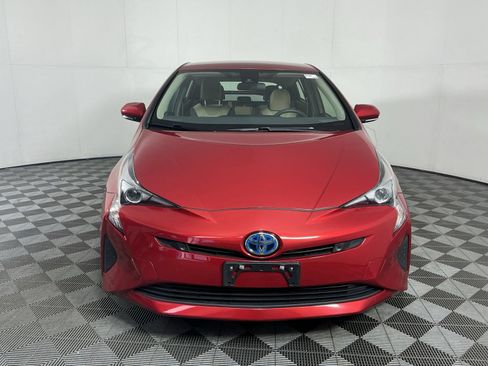 Used 2018 Toyota Prius Two w/ Prius Two Safety Plus Package FWD image 2