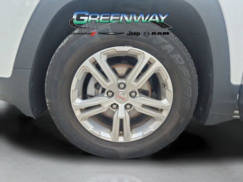 Used 2024 GMC Terrain SLE FWD image 31