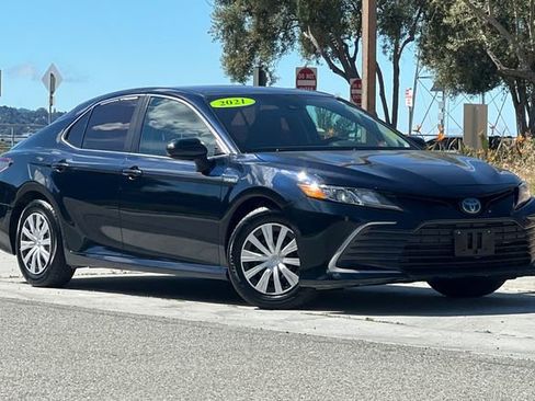 Used 2021 Toyota Camry LE image 1