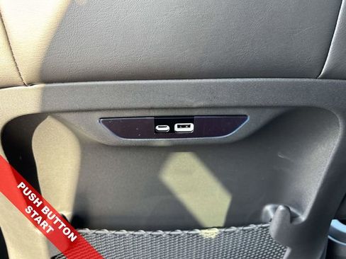 New 2026 Chrysler Pacifica Select image 9