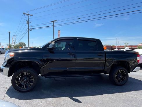 Used 2017 Toyota Tundra SR5 image 5