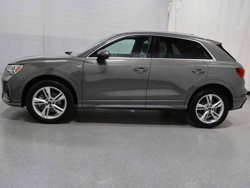 Used 2023 Audi Q3 2.0T Premium Plus w/ Premium Plus Package AWD/4WD image 2