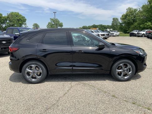 Used 2023 Ford Escape ST-Line w/ Tech Pack #1 AWD/4WD image 14