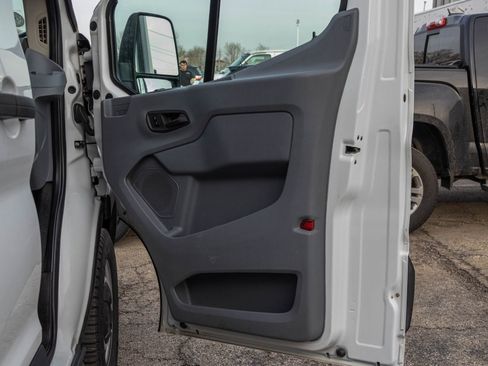 Used 2019 Ford Transit 250 Base image 32