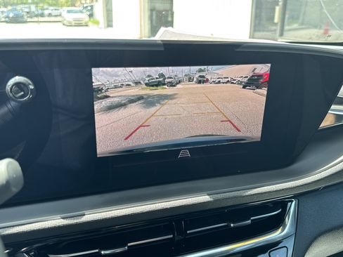 Certified 2024 Buick Envista Sport Touring w/ Advanced Safety Package FWD image 25