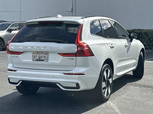 Certified 2025 Volvo XC60 T8 Plus w/ Protection Package Premier image 4