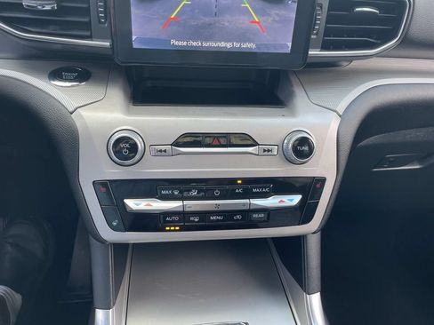 Used 2023 Ford Explorer XLT w/ Equipment Group 202A AWD/4WD image 24