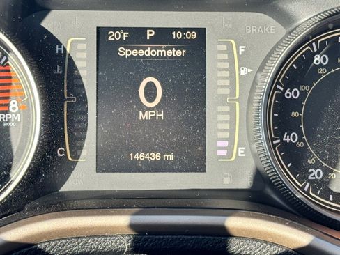 Used 2016 Jeep Cherokee Latitude w/ Comfort/Convenience Group image 10