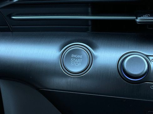 Used 2025 Hyundai Kona SEL image 28