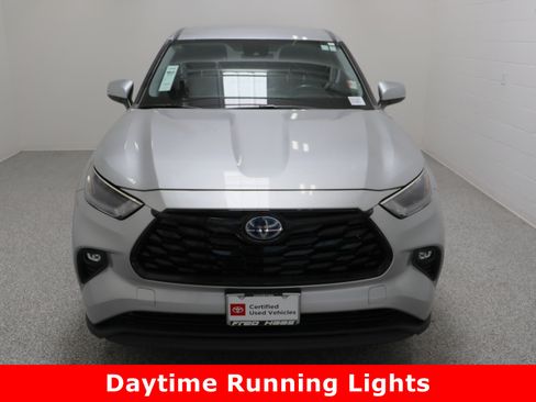 Certified 2023 Toyota Highlander LE image 3