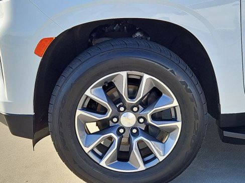 Used 2021 Chevrolet Suburban LT w/ LT Signature Plus Package RWD image 33