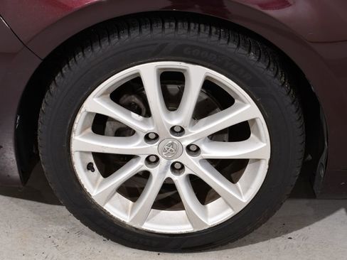 Used 2013 Toyota Avalon Limited image 23