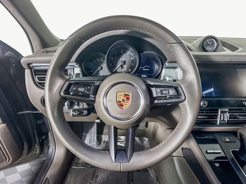 Used 2023 Porsche Macan image 13