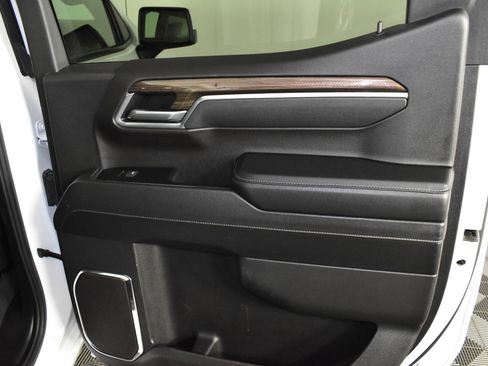 Used 2025 Chevrolet Silverado 1500 LT image 47