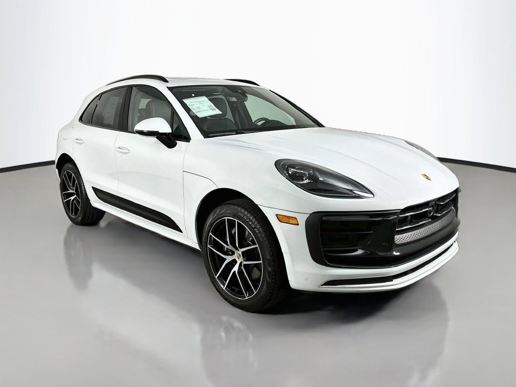 Certified 2025 Porsche Macan AWD/4WD image 7