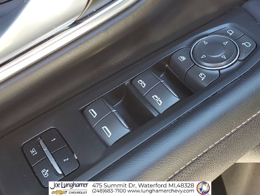 Used 2022 Chevrolet Suburban Premier AWD/4WD image 23