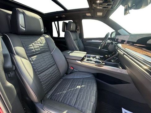 Used 2026 Cadillac Escalade Platinum Sport AWD/4WD image 16