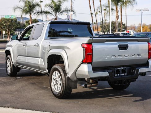 Certified 2025 Toyota Tacoma SR5 image 21