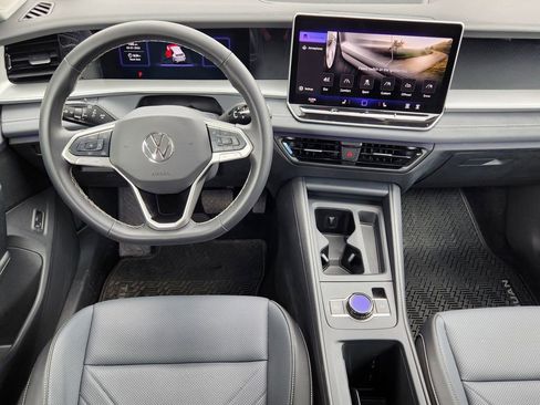 New 2025 Volkswagen Tiguan SE AWD/4WD image 3