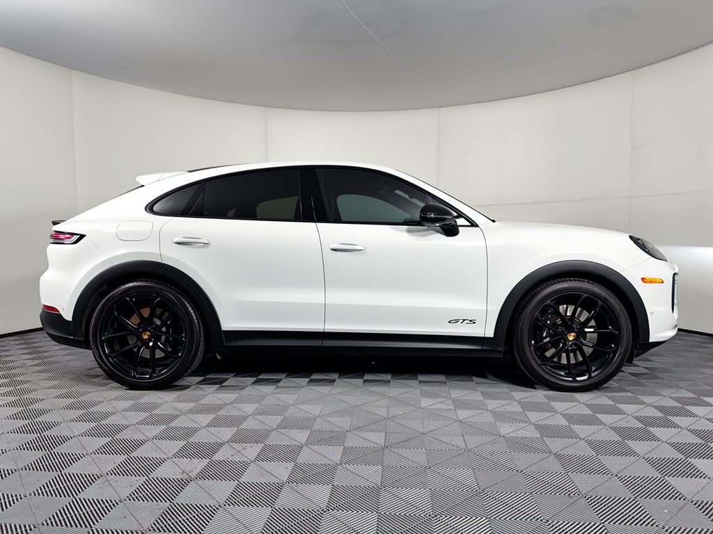 Certified 2025 Porsche Cayenne GTS AWD/4WD image 8