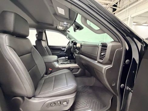 Certified 2023 Chevrolet Silverado 1500 LTZ w/ Technology Package AWD/4WD image 31