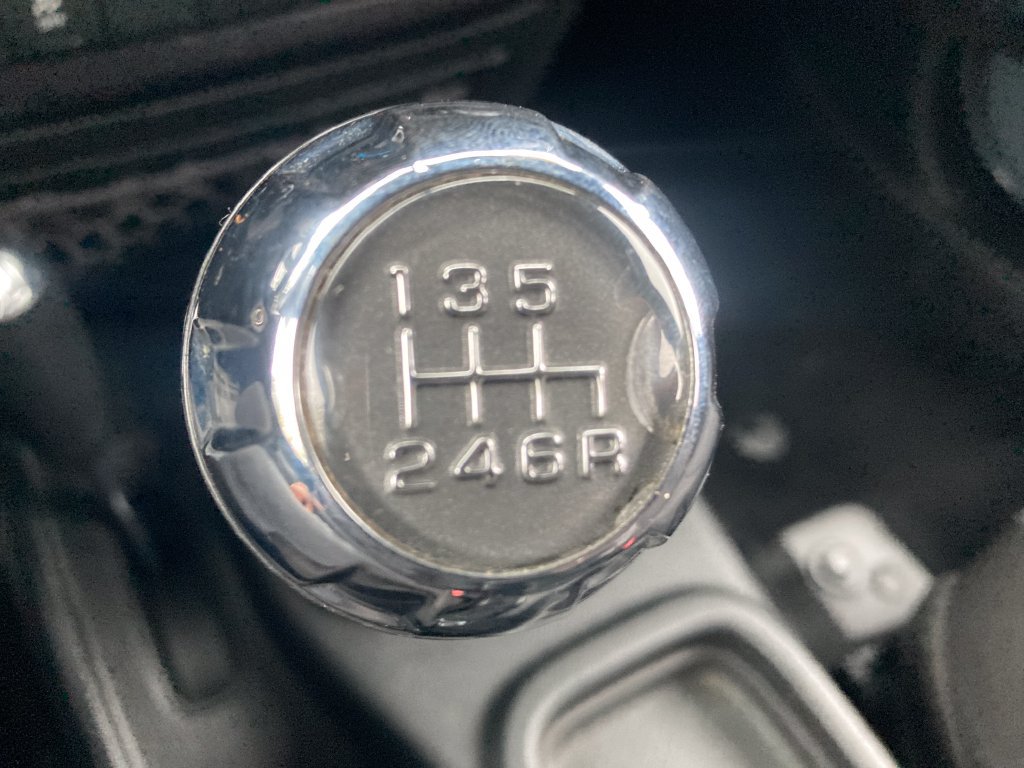 Used 2015 Jeep Wrangler Unlimited Sport w/ Connectivity Group AWD/4WD image 40