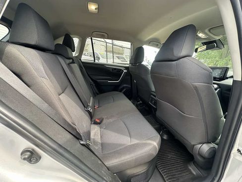 Used 2022 Toyota RAV4 LE AWD/4WD image 32