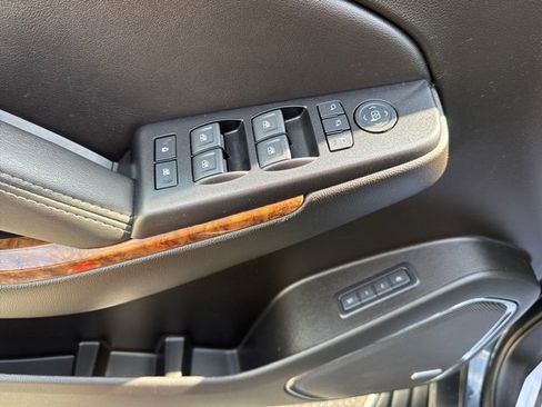 Certified 2020 Chevrolet Suburban Premier w/ Premier 6.2L Value Package image 9