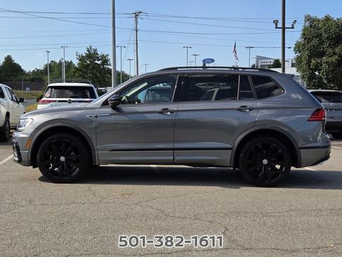 Used 2021 Volkswagen Tiguan SE R-Line AWD/4WD image 2