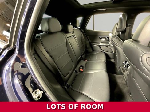 Used 2024 Mercedes-Benz GLC 300 4MATIC image 25