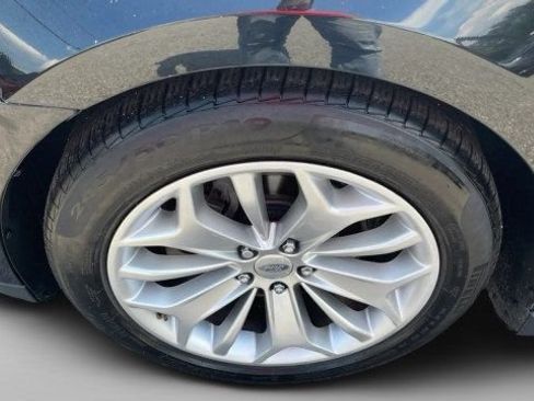 Used 2018 Ford Taurus Limited FWD image 9