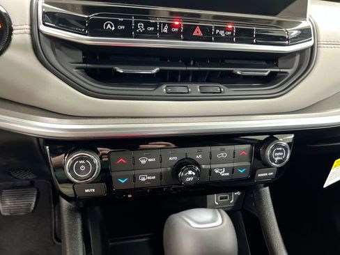 New 2026 Jeep Compass Limited image 15