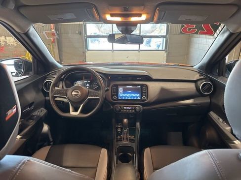 Used 2023 Nissan Kicks SR w/ SR Premium Package image 19