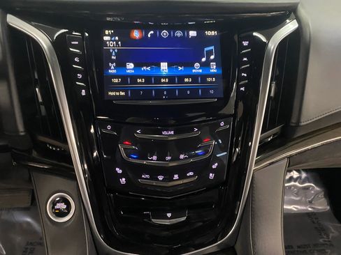 Used 2020 Cadillac Escalade ESV Platinum w/ Escalade Sport Edition image 22