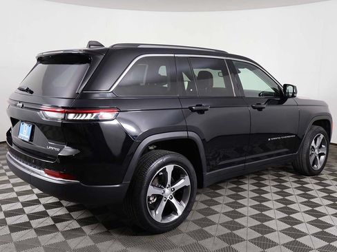 Used 2023 Jeep Grand Cherokee Limited AWD/4WD image 11