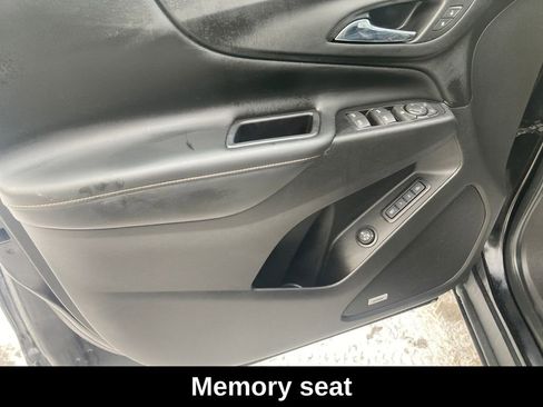 Used 2018 Chevrolet Equinox Premier image 13