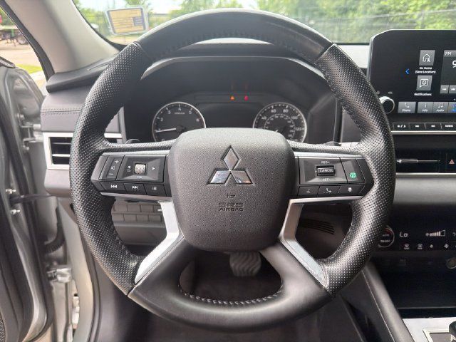 Used 2024 Mitsubishi Outlander SE AWD/4WD image 17