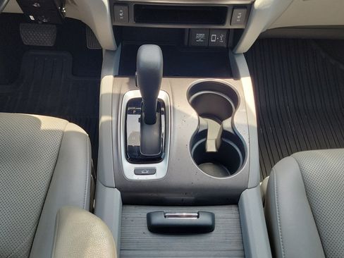 Certified 2017 Honda Ridgeline RTL-T image 15