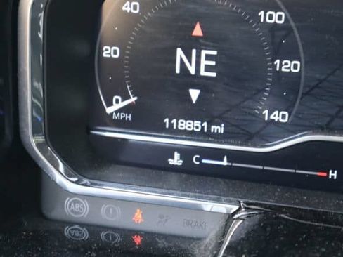 Used 2023 GMC Sierra 1500 SLT AWD/4WD image 11