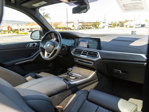 Used 2022 BMW X5 xDrive40i w/ Premium Package AWD/4WD image 35