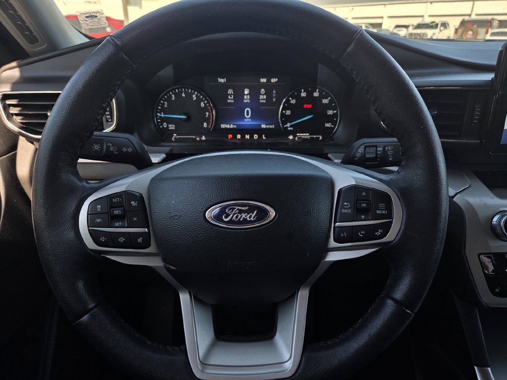 Used 2022 Ford Explorer XLT w/ Equipment Group 202A AWD/4WD image 24