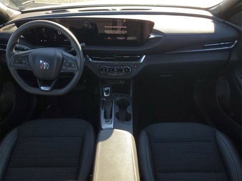Used 2025 Buick Envista Preferred image 12