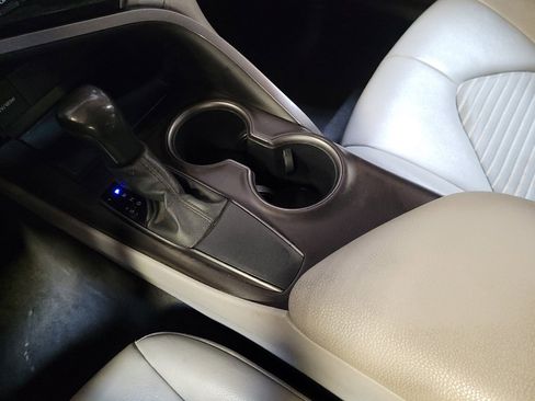 Used 2021 Toyota Camry SE image 26