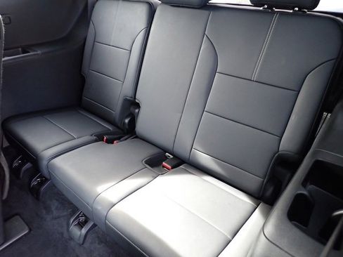 Used 2024 GMC Acadia Elevation image 15